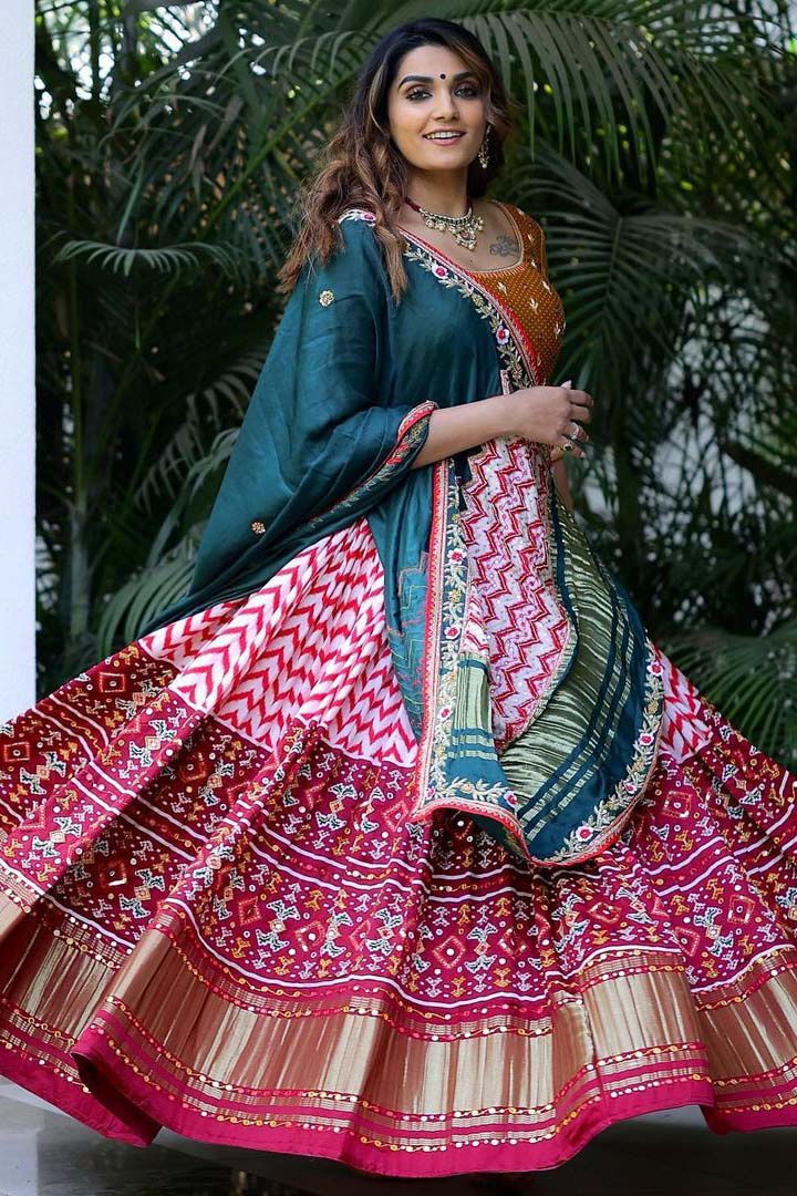 Zeel Clothing Women's Chinon Silk Embroidered Mirror Work Lehenga Choli  with Dupatta (112-Brown-Wedding-Bridal-Latest-New; Free Size; Green) :  Amazon.in: Fashion